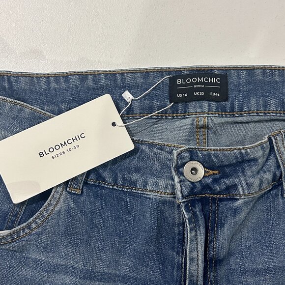 BloomChic Denim Shorts Womens 16 Blue Distressed Rolled Hem Mid Rise Stretch Poc - Picture 8 of 16